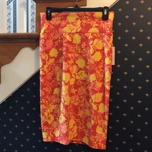 LulaRoe Cassie small skirt NWT